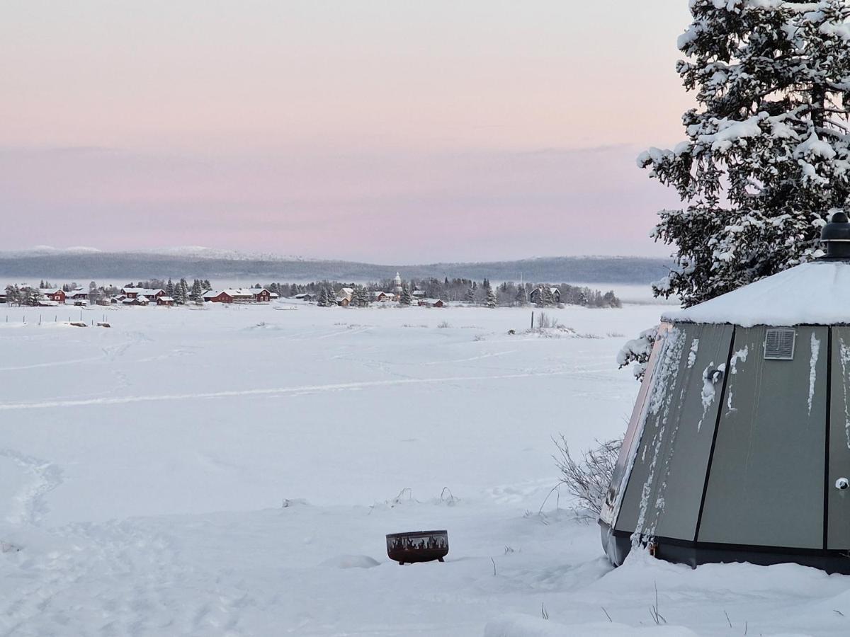 Aurora River Camp Glass Igloos & Holiday home Kiruna